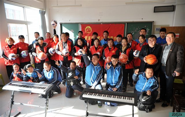 因愛(ài)筑夢(mèng) 你我同行 ——特教獻(xiàn)愛(ài)心 魯網(wǎng)慶祝上線二十周年