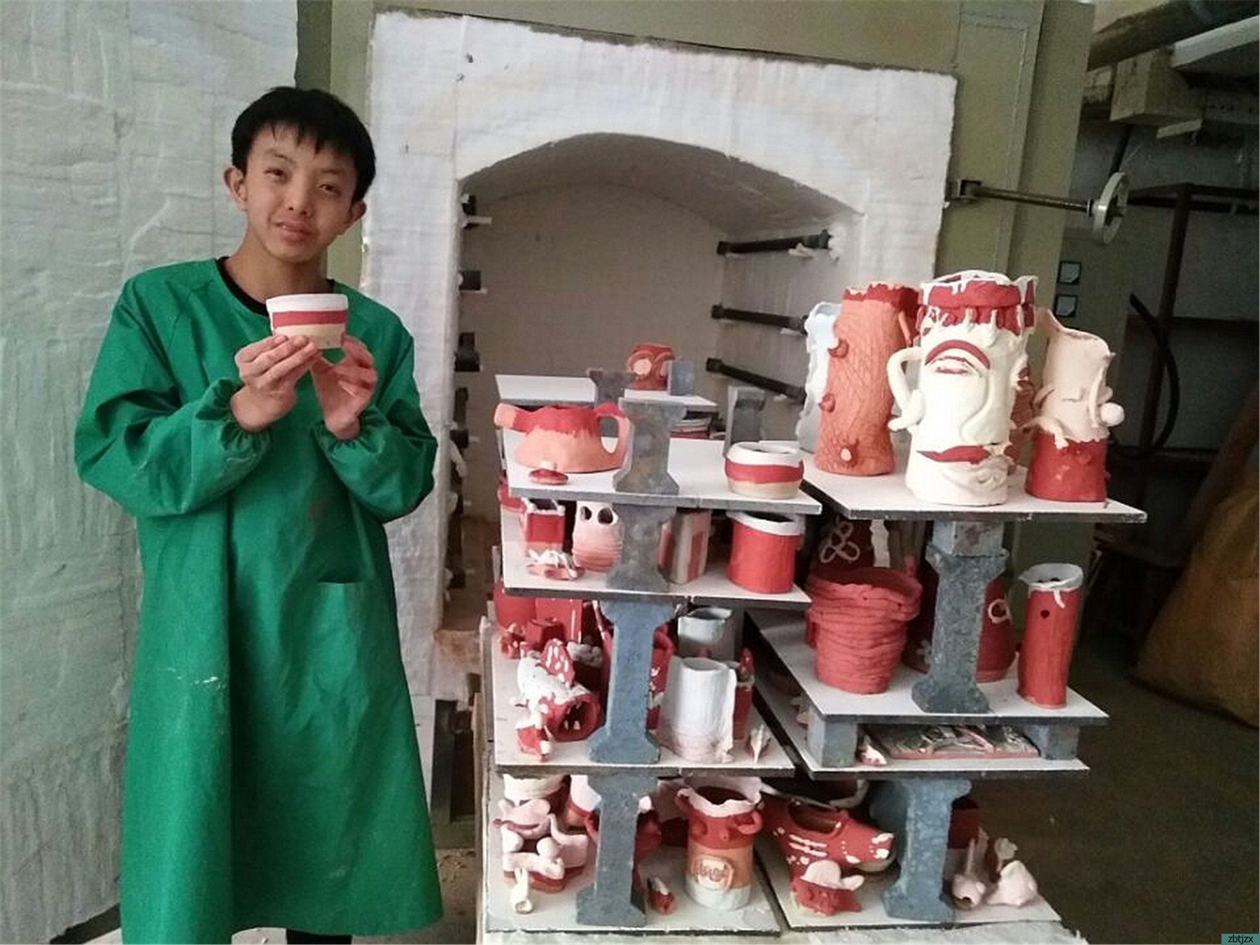 溫情釉燒  ——記學生陶藝作品釉燒第一爐