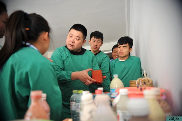 孫亞飛，用行動(dòng)闡釋“愛(ài)和關(guān)懷”