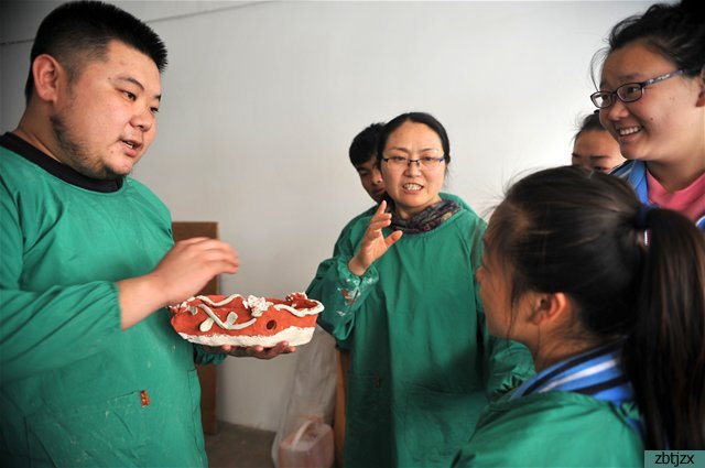 孫亞飛，用行動(dòng)闡釋“愛(ài)和關(guān)懷”