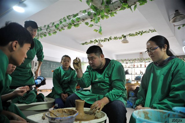 孫亞飛，用行動(dòng)闡釋“愛(ài)和關(guān)懷”