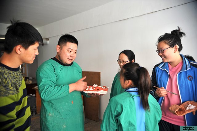 孫亞飛，用行動(dòng)闡釋“愛(ài)和關(guān)懷”