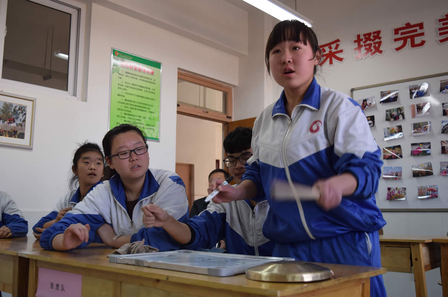 人人傳經(jīng)典 詩詞潤(rùn)心靈