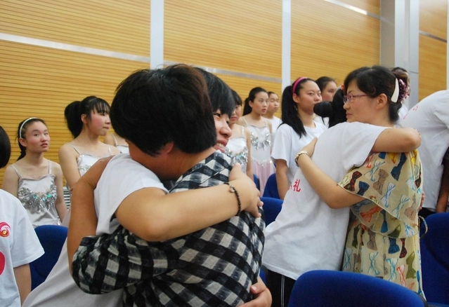 市特教中心學(xué)生成人禮走進市道德講堂總堂