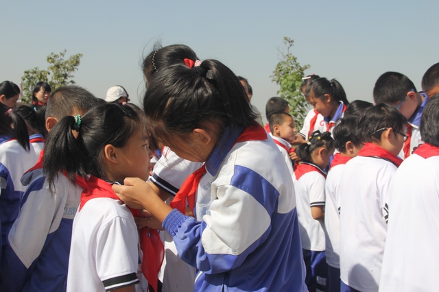 學(xué)校開(kāi)展“走進(jìn)大自然 喜迎建隊(duì)節(jié)”主題實(shí)踐活動(dòng)