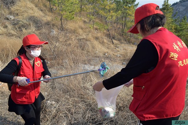 我校開展“生態(tài)寶山 綠色環(huán)?！敝驹阜?wù)活動(dòng)
