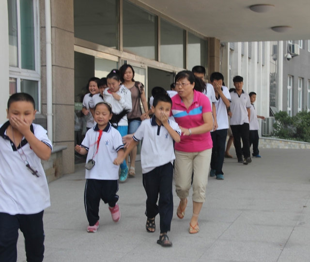 市特教中心組織防空警報(bào)試鳴應(yīng)急互動(dòng)演練