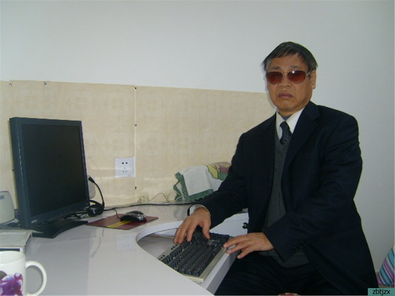 省自強(qiáng)模范、淄博市殘聯(lián)副主席，盲人協(xié)會(huì)主席——韓克常