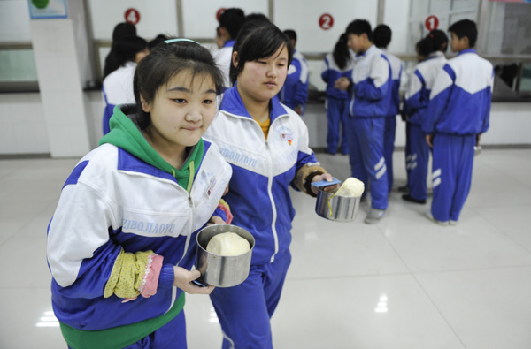 中國文明網(wǎng)首頁報道我校學(xué)生張明月事跡