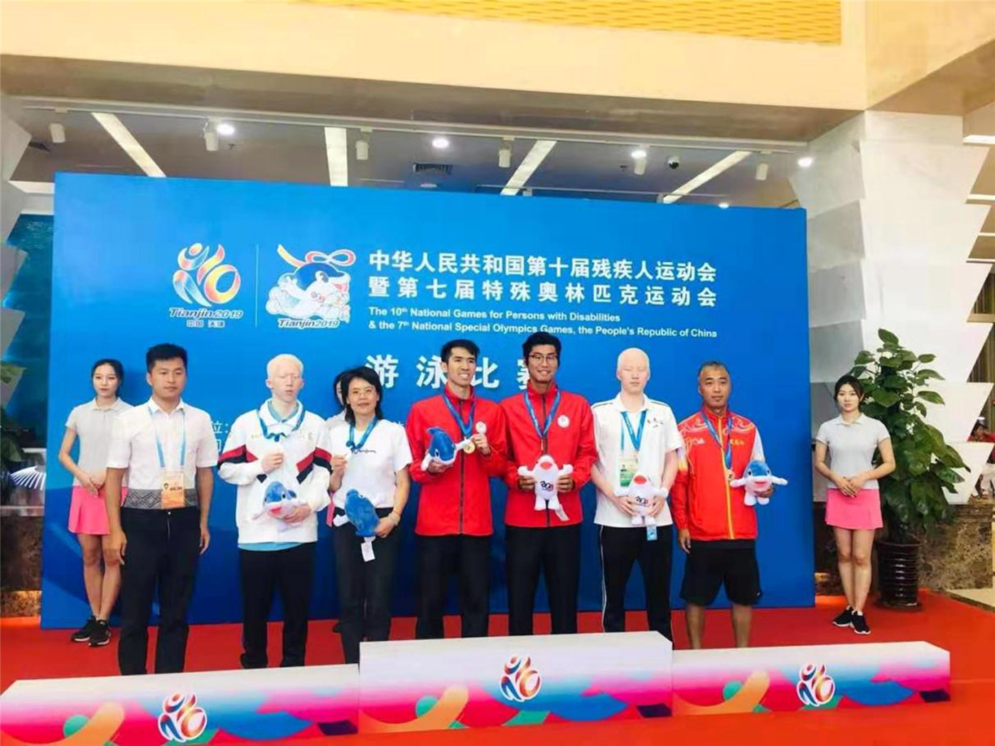 拼搏運(yùn)動(dòng) 向祖國(guó)獻(xiàn)禮