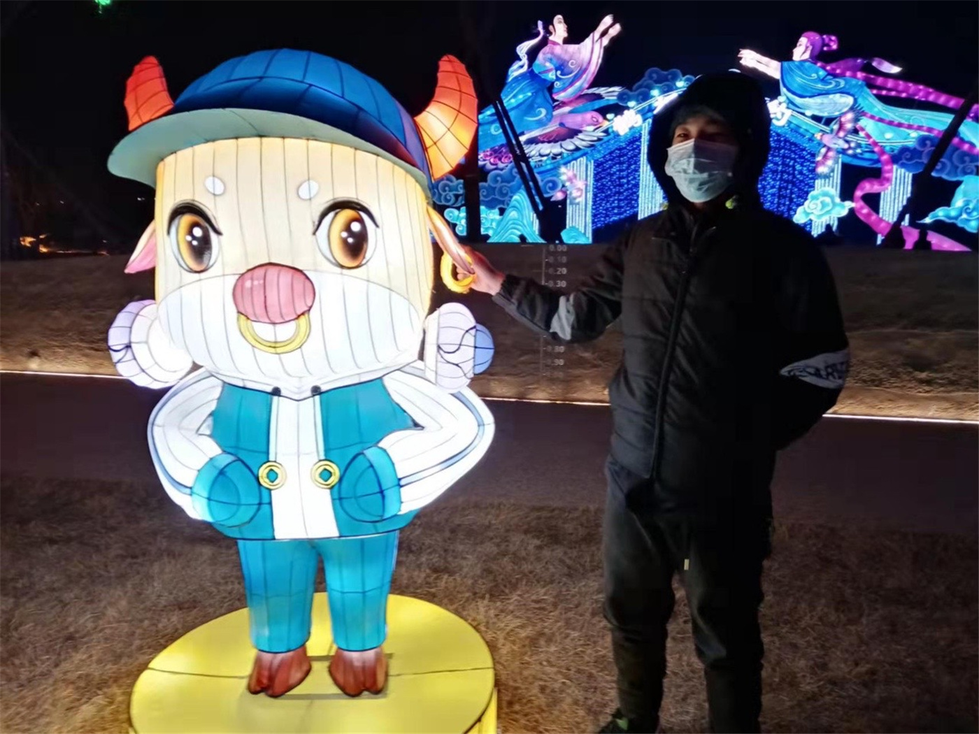 賞花燈，吃湯圓，歡天喜地鬧元宵