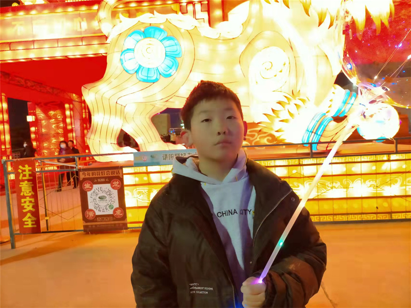 賞花燈，吃湯圓，歡天喜地鬧元宵