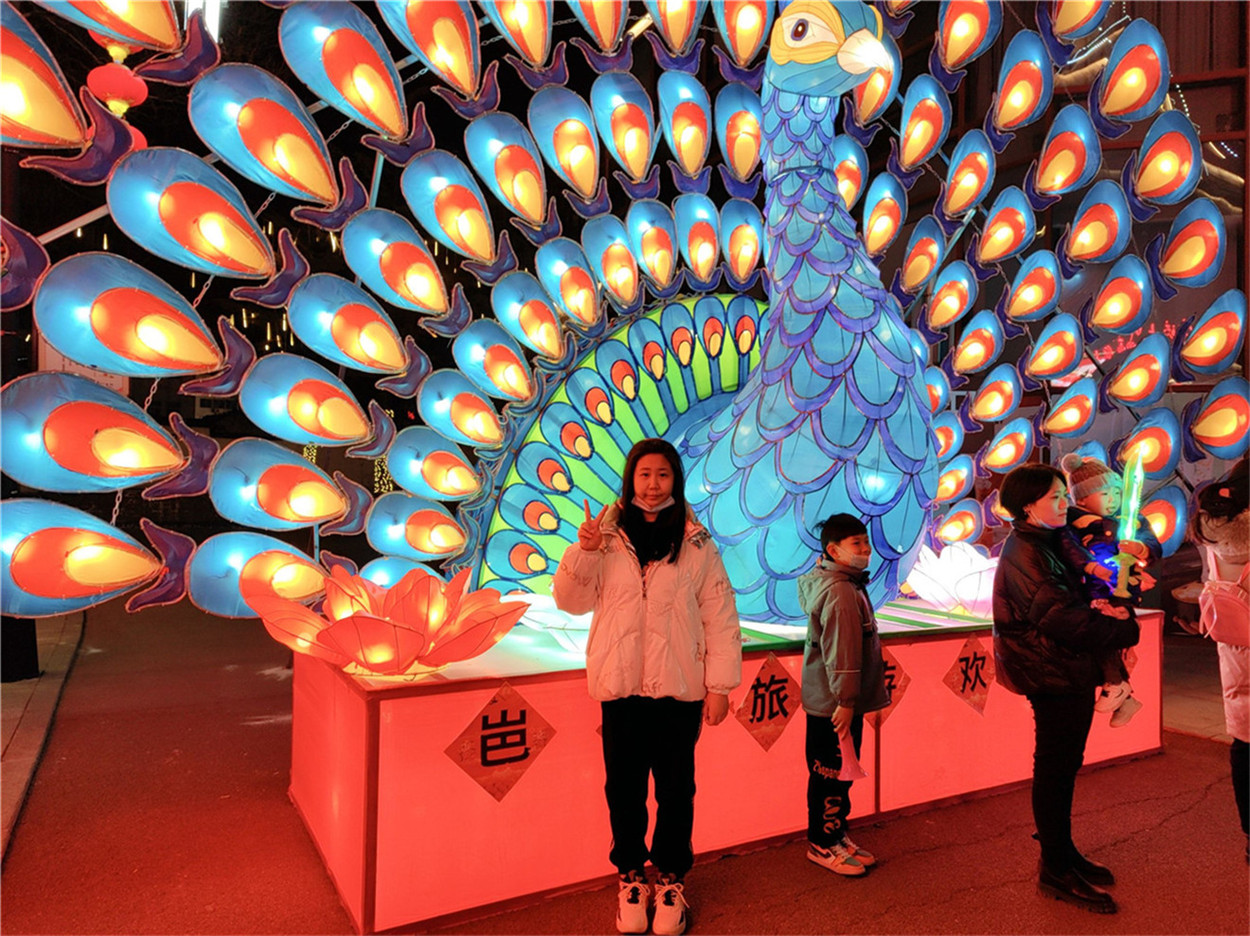 賞花燈，吃湯圓，歡天喜地鬧元宵