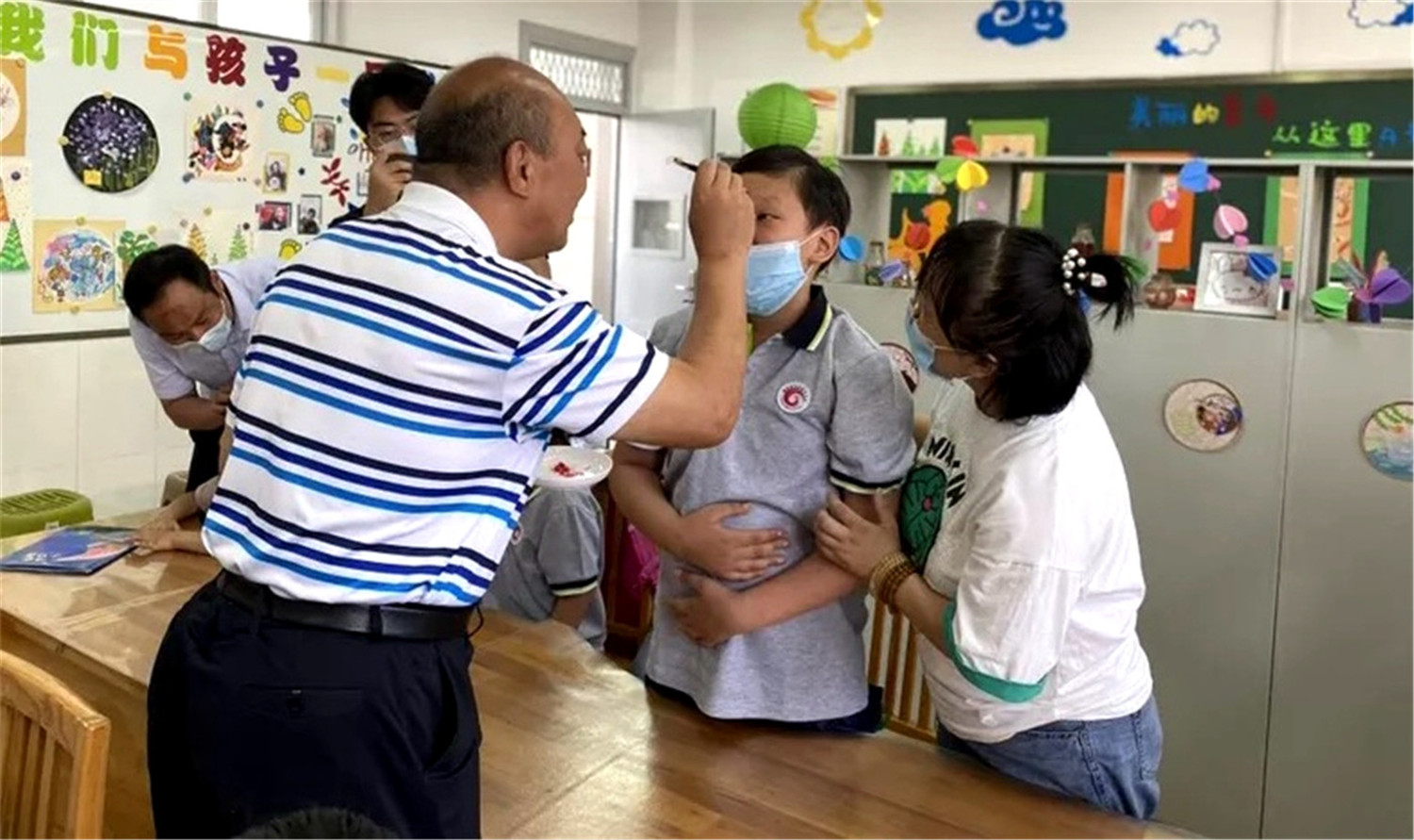 讀書開蒙禮 文明潤(rùn)童心