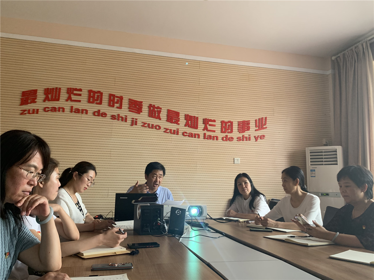 黨組織書(shū)記交叉講黨課，助力黨建業(yè)務(wù)深度融合