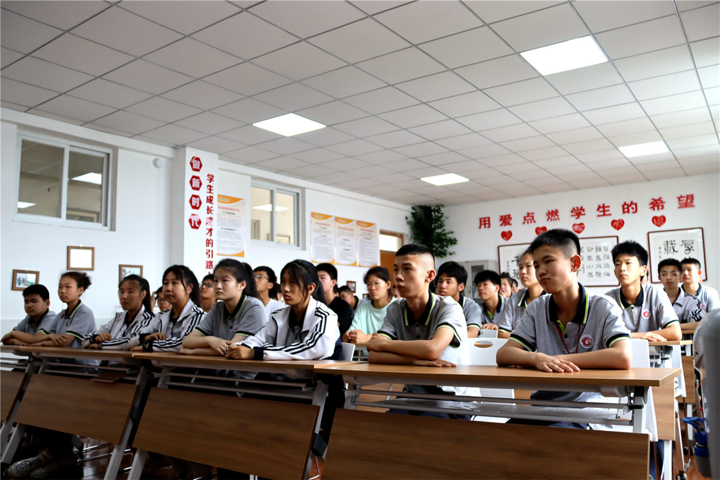 多形式開展黨史學習教育 讓紅色基因薪火相傳